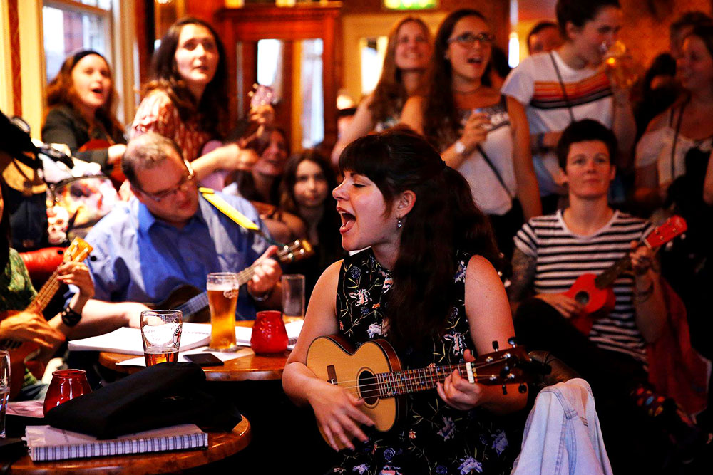Lily at Jam session in Stags Head